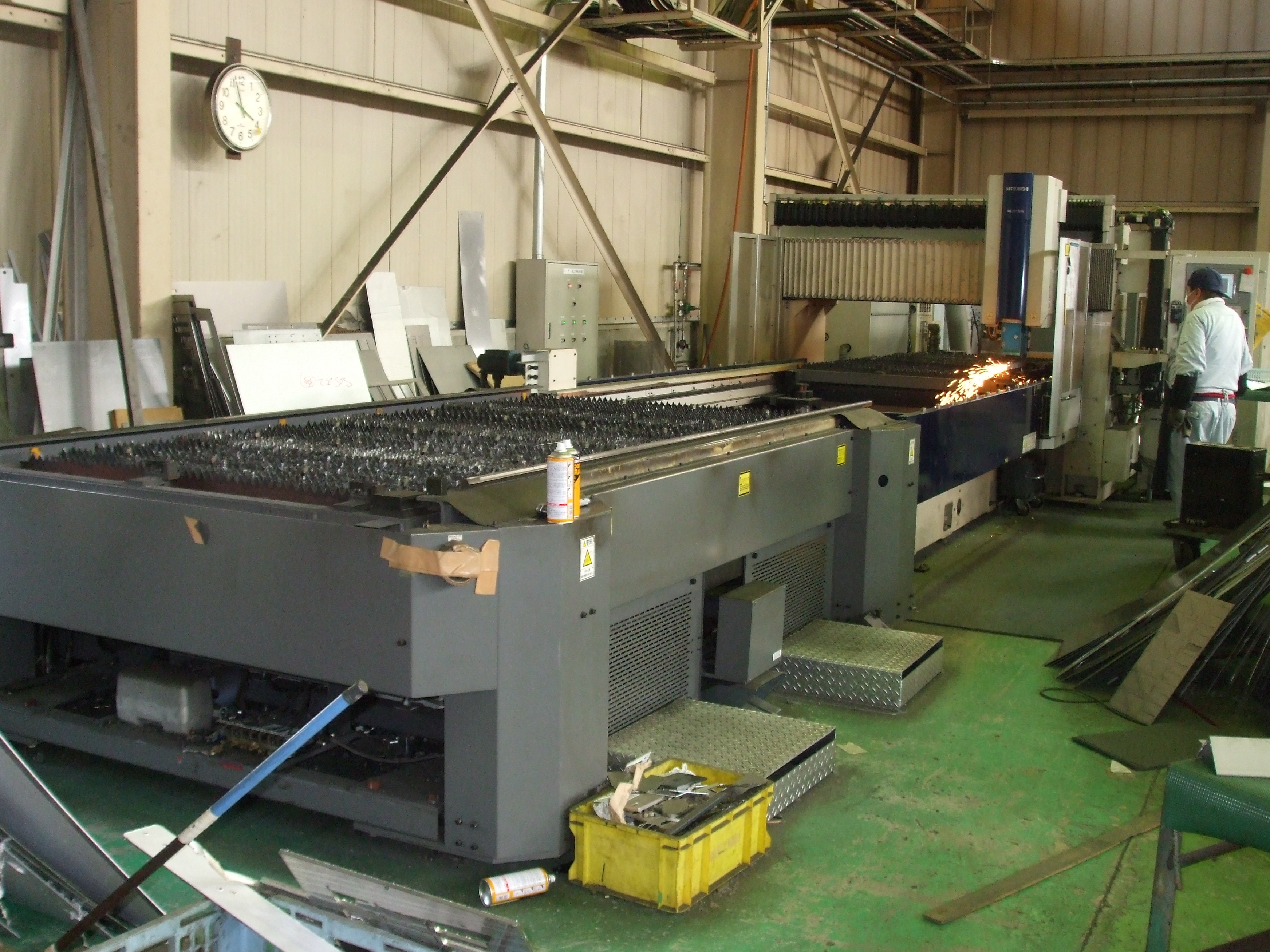 三菱ガスレーザー加工機