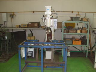 スポット溶接機